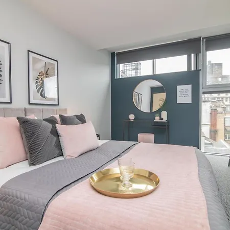 Apartment K - Temple Street *